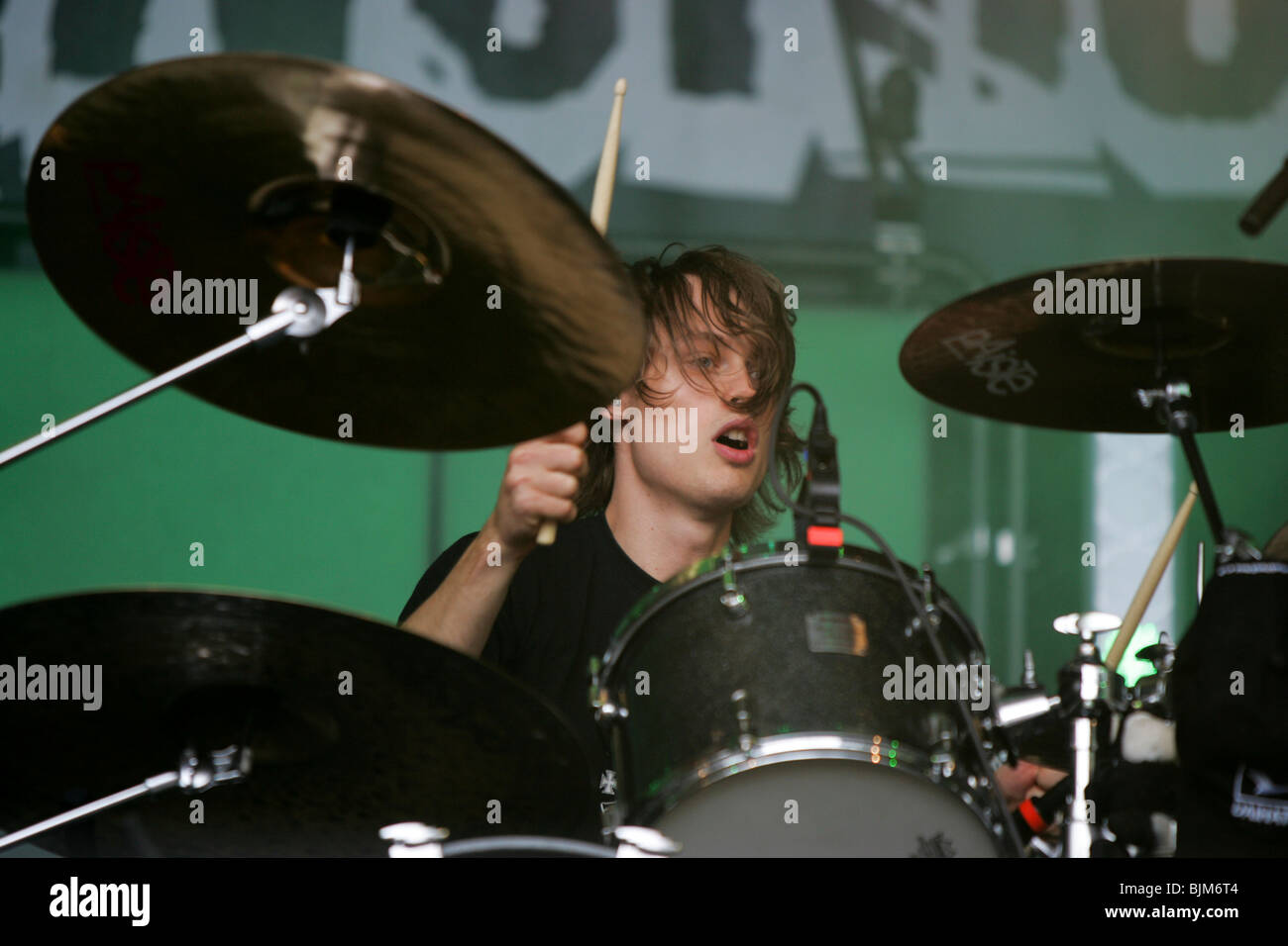 Jakob Sinn, Schlagzeuger der deutschen Pop-Rock-Band Revolverheld live auf dem Heitere Open Air in Zofingen, Aargau, Schweiz Stockfoto