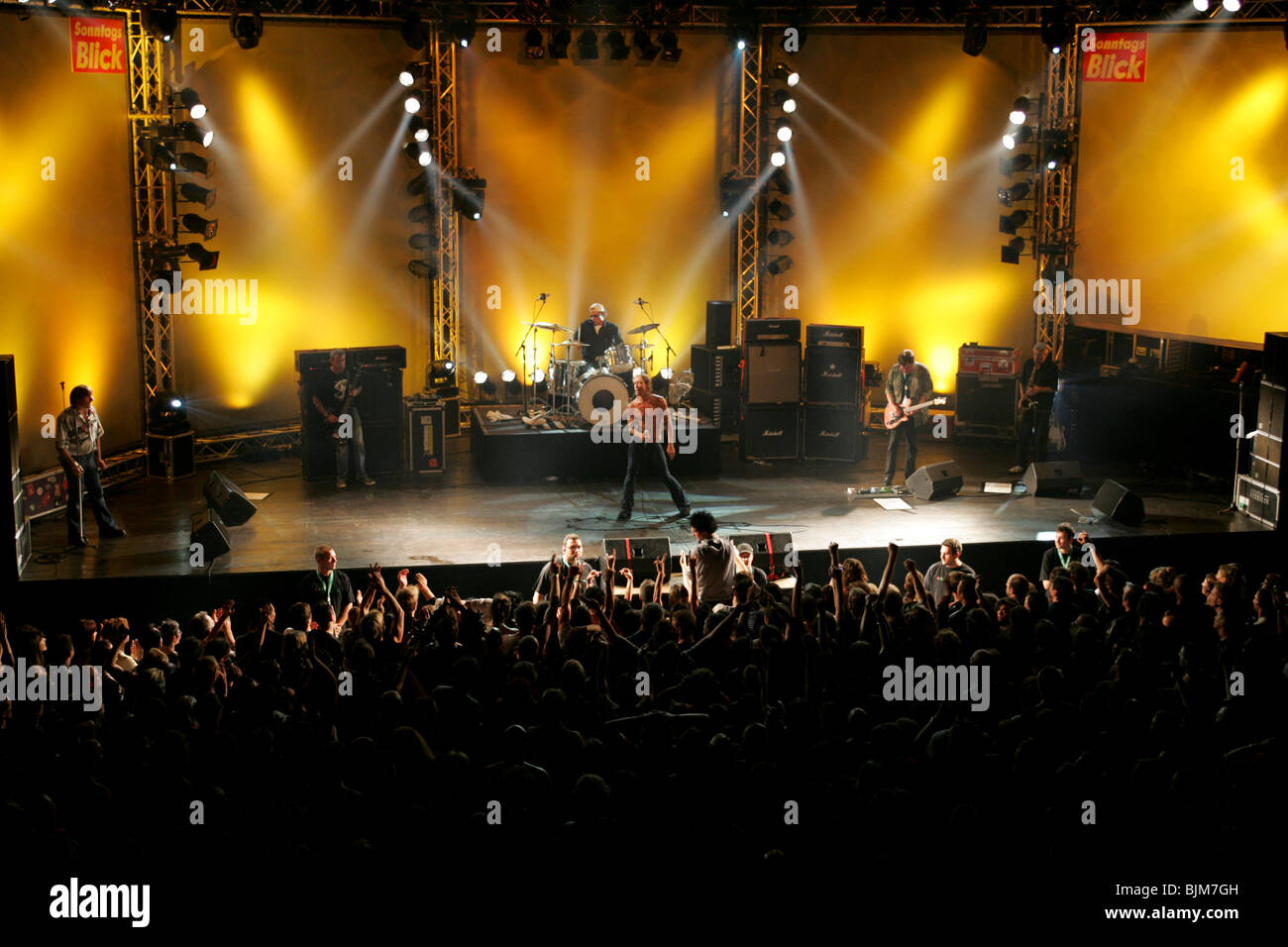 Die US-amerikanische Punk-Rock-Sänger und Musiker Iggy Pop, die an das Blue Balls Festival im Saal des Veranstaltungsortes KKL Luzernersaal ich lebe Stockfoto