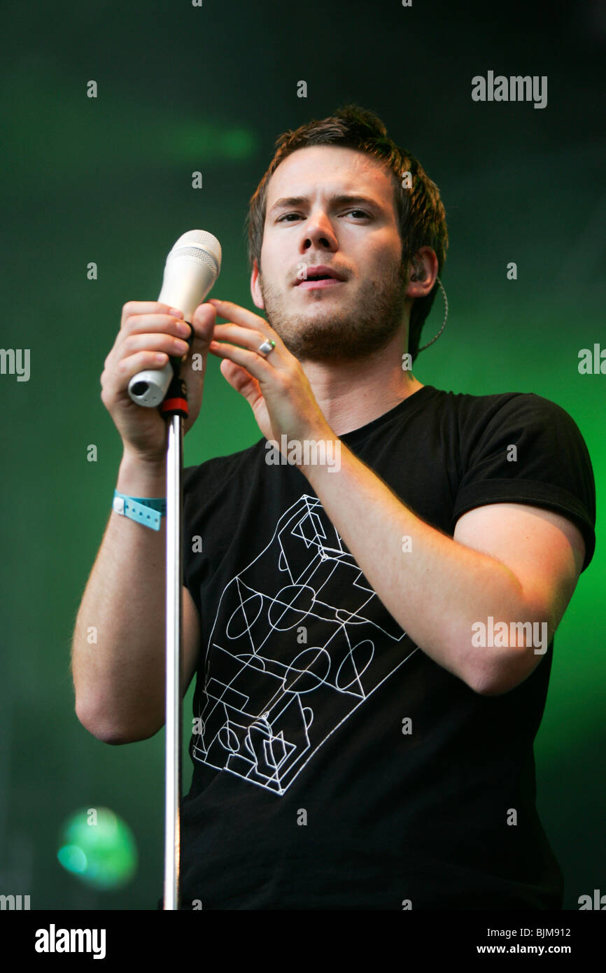 Johannes Strate, Sänger und Frontmann der deutschen Pop-Rock-Band Revolverheld live auf dem Heitere Open Air in Zofingen, Aargau, Stockfoto