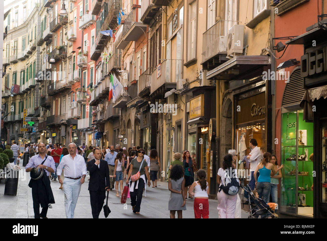 Einkaufsstraße Via Chiaia, Neapel, Kampanien, Italien | Italien, Kampanien, Neapel, shopping Straße Via Chiaia Stockfoto