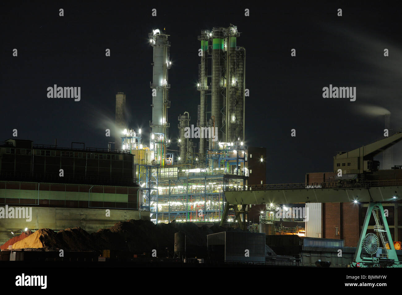 Bayer-Fabrik-Gebäude und Räumlichkeiten, Nacht erschossen, Leverkusen, Nordrhein-Westfalen, Deutschland, Europa Stockfoto