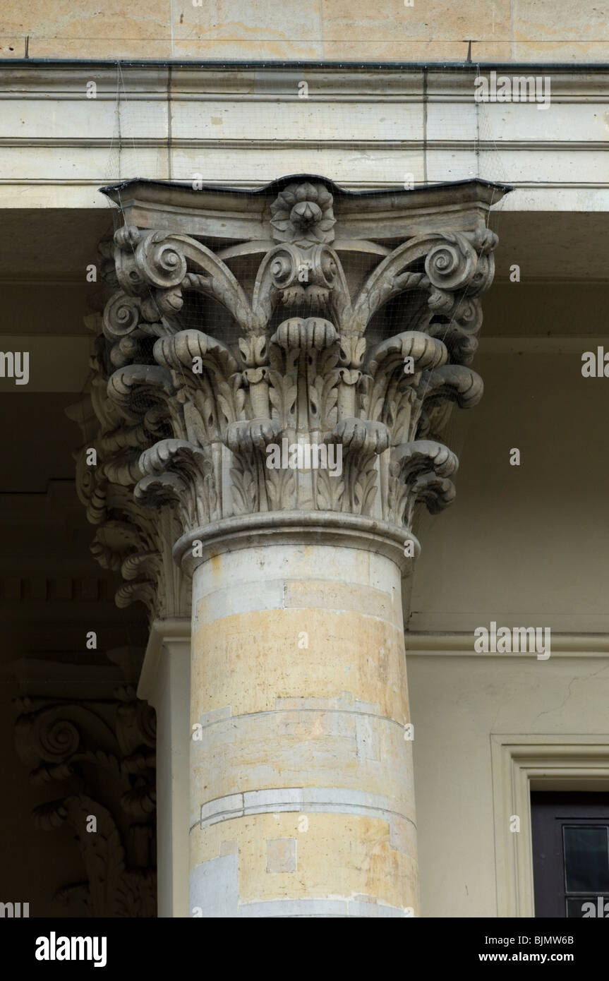 Franzosischer Dom Gendarmenmarkt Skulptur Kirche Berlin Deutschland Europa Stockfoto