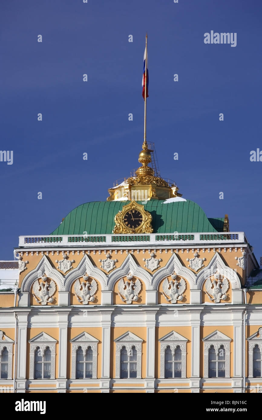 Spitze des Grand Kremlin Palace (Präsidentenpalast) in Moskau, Russland. Stockfoto