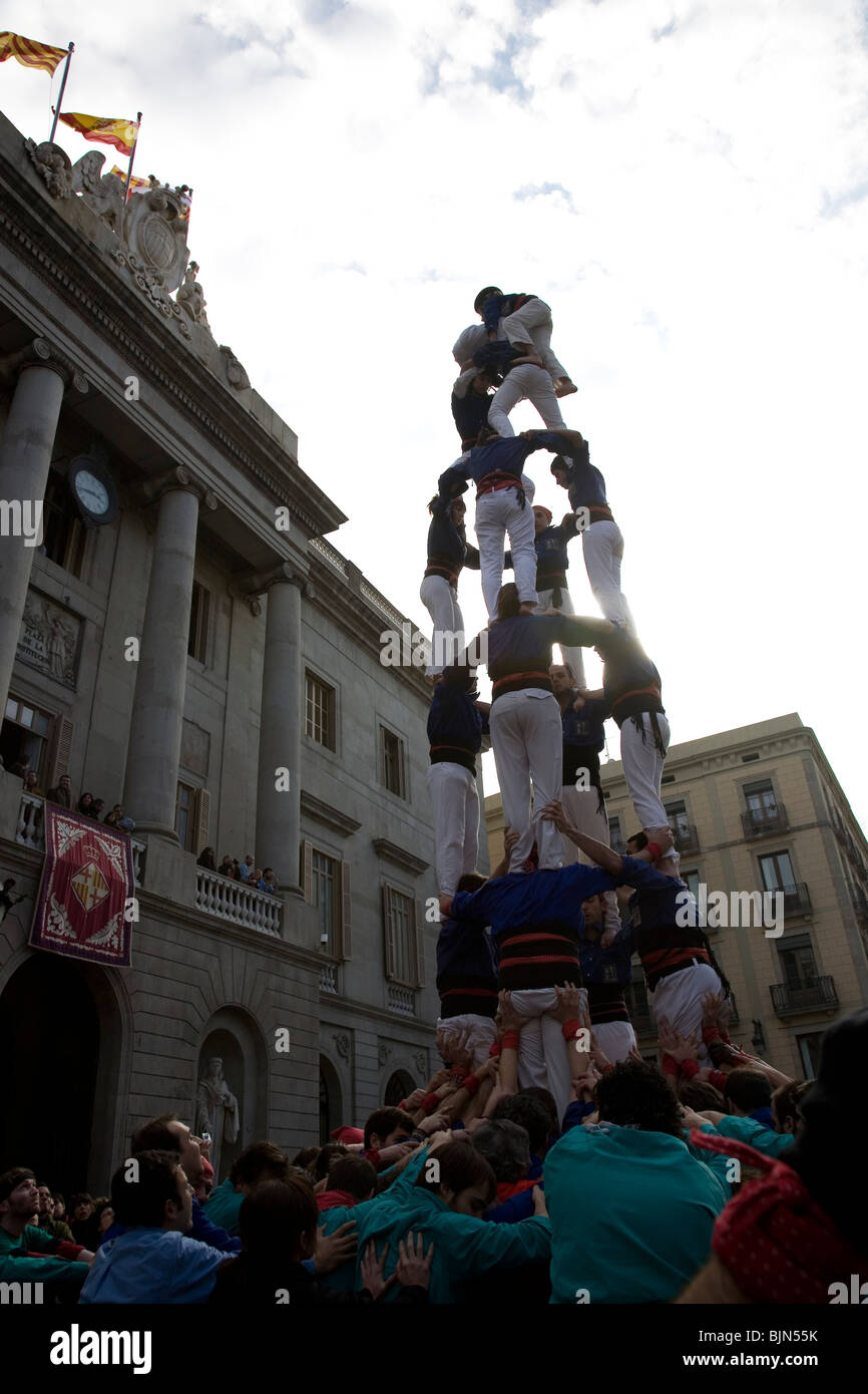 Castellers auf Plaça de Sant Jaume, Barcelona Stockfoto
