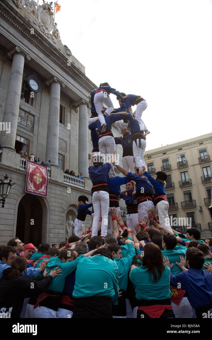 Castellers auf Plaça de Sant Jaume, Barcelona Stockfoto