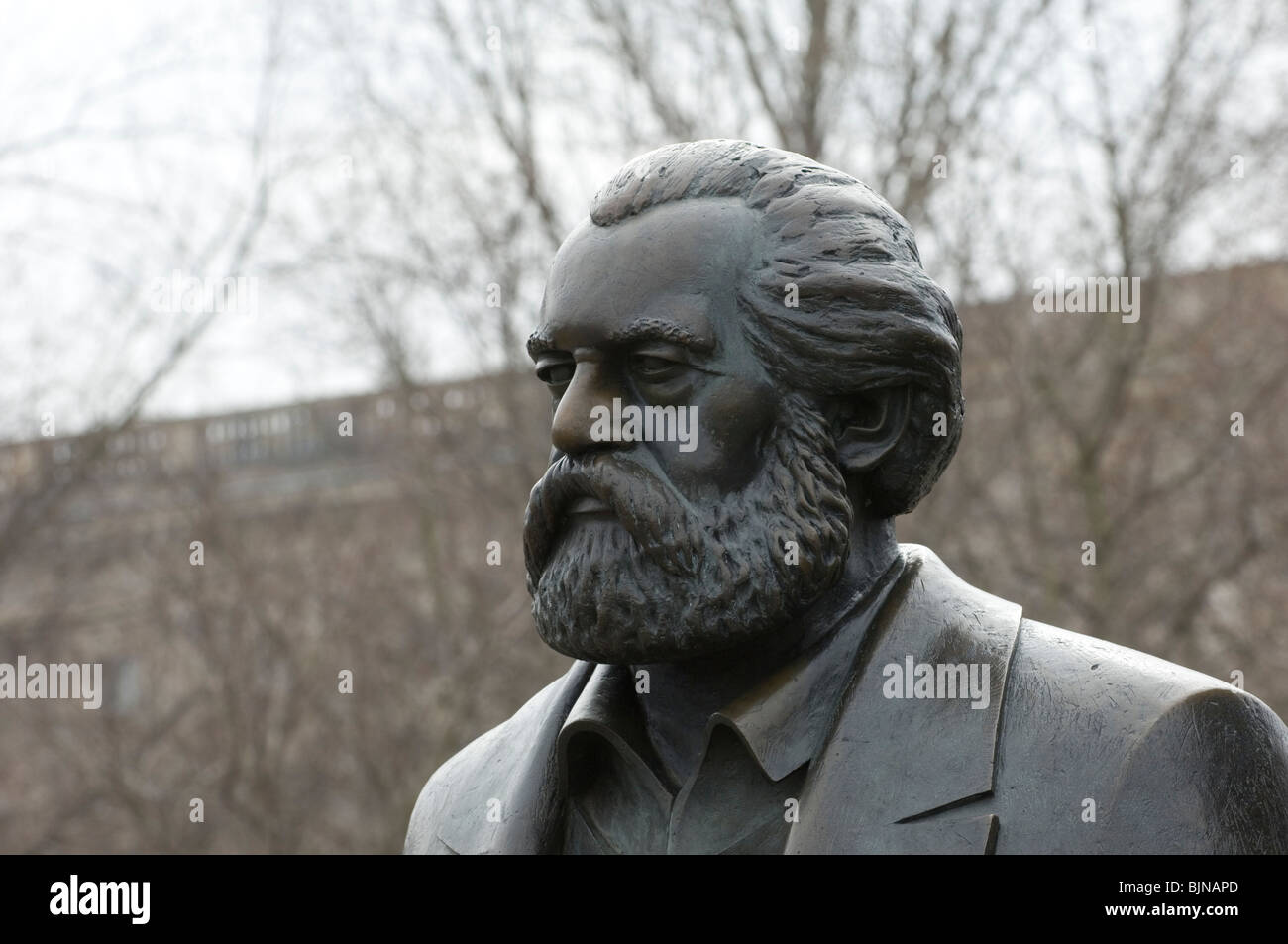 Statue von Karl Marx Vater auf dem Marx-Engels-Forum in Ost-Berlin Stockfoto
