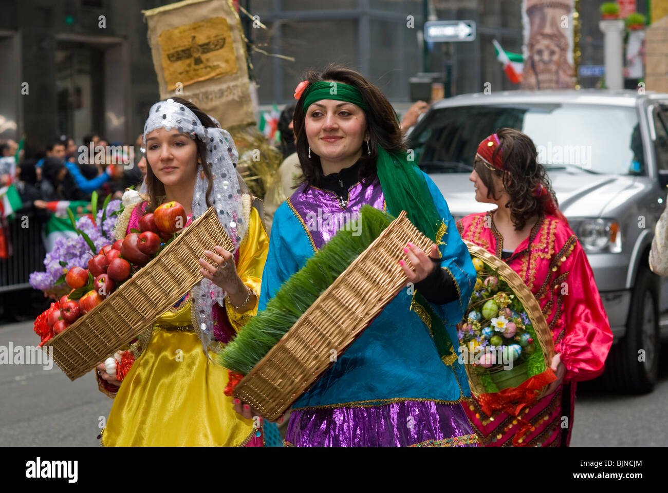 Iranisch-Amerikaner und Unterstützer bei der jährlichen persischen Parade an der Madison Avenue in New York Stockfoto Iranisch-Amerikaner und Unterstützer bei der jährlichen persischen Parade an der Madison Avenue in New York Stockfoto