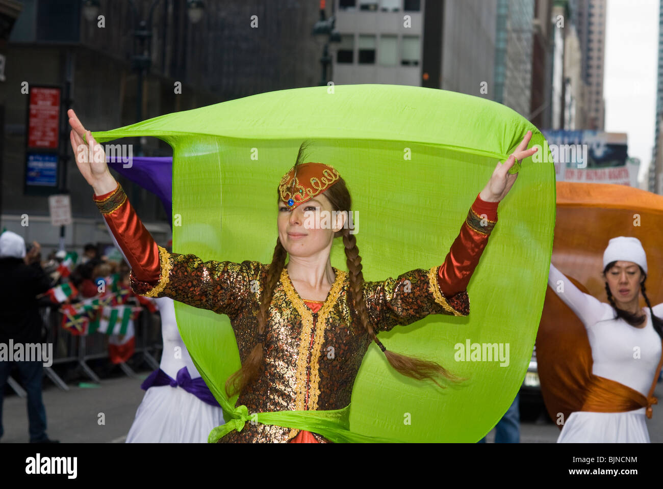 Iranisch-Amerikaner und Unterstützer bei der jährlichen persischen Parade an der Madison Avenue in New York Stockfoto Iranisch-Amerikaner und Unterstützer bei der jährlichen persischen Parade an der Madison Avenue in New York Stockfoto