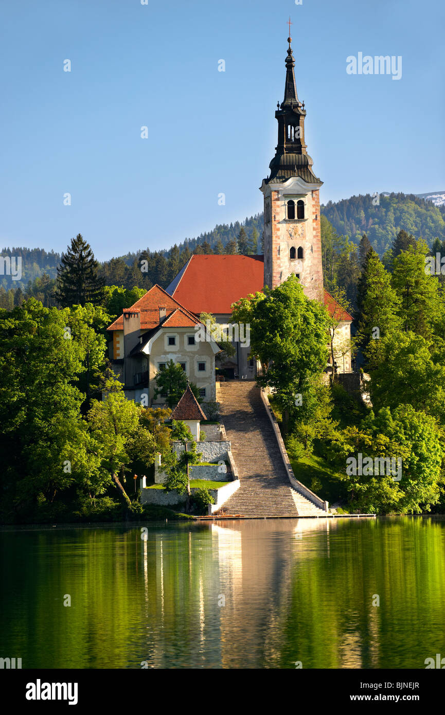 Übernahme der Wallfahrtskirche Maria in der Mitte des Sees Bled Slowenien. Stockfoto