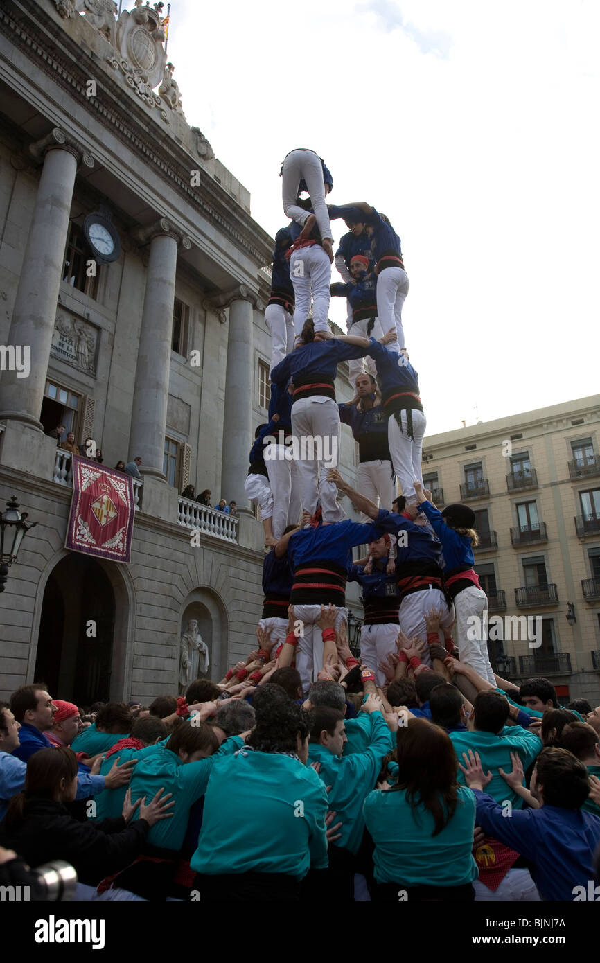Castellers auf Plaça de Sant Jaume, Barcelona Stockfoto