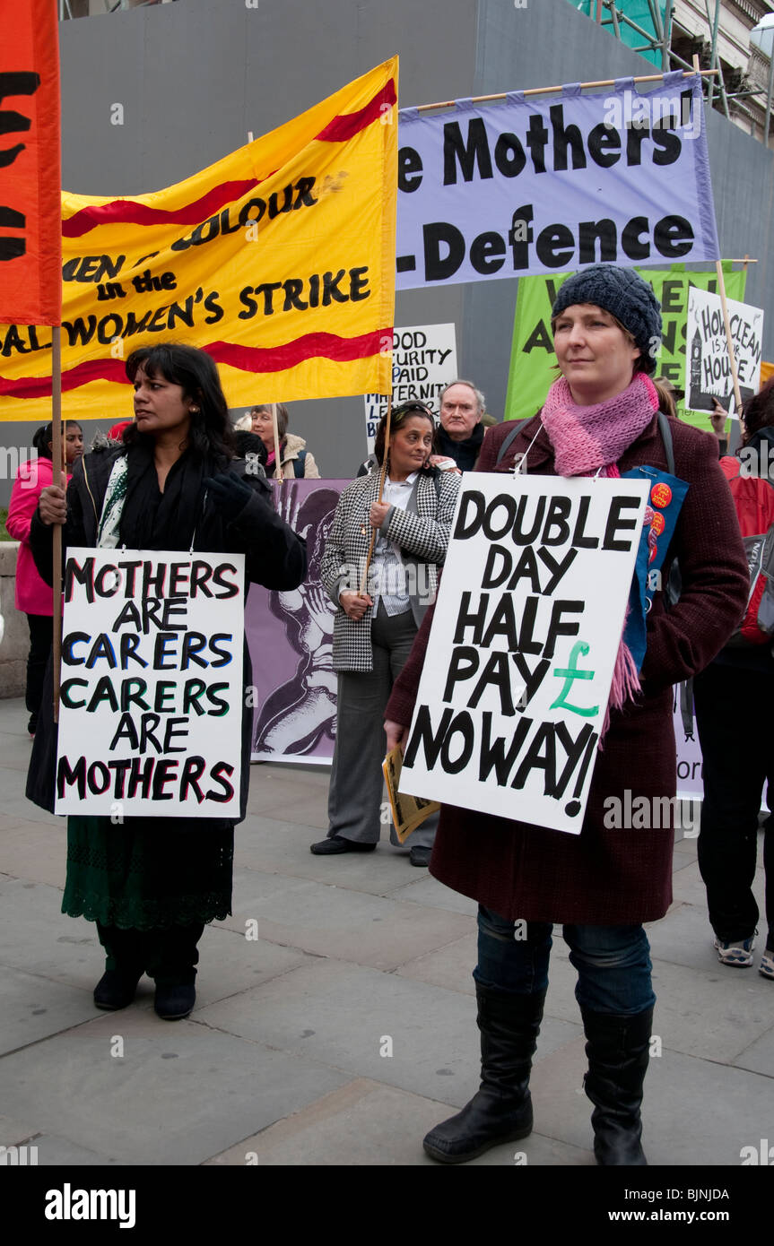 März & protestieren in London für Mütter kämpfen wegen zu missbrauchen. Krieg, Einwanderung, Armut, Überanstrengung, underpay und vieles mehr Stockfoto