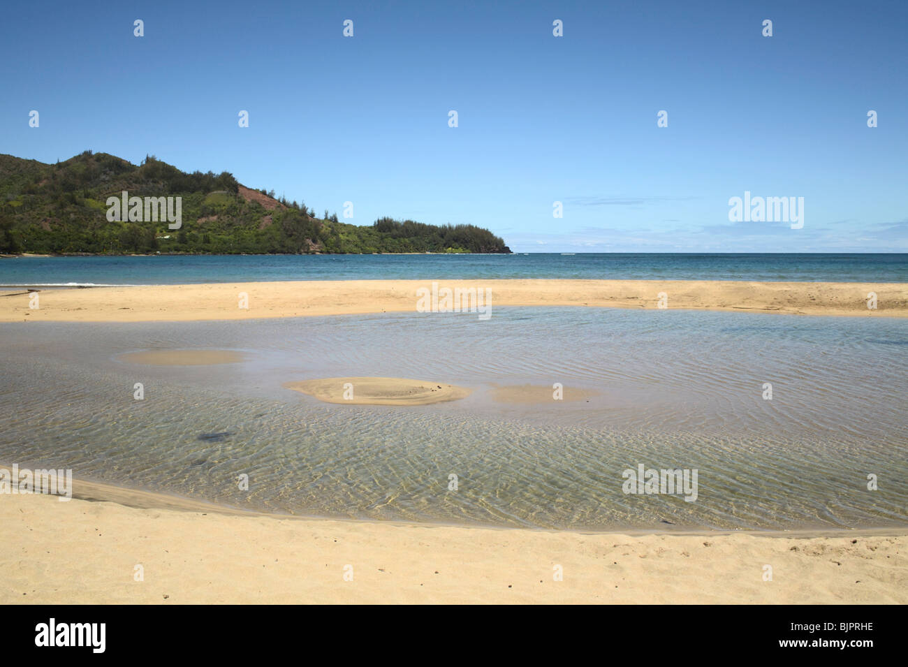 Tidepool auf Kauai HI Waioli Beach Hanalei Bay Stockfoto