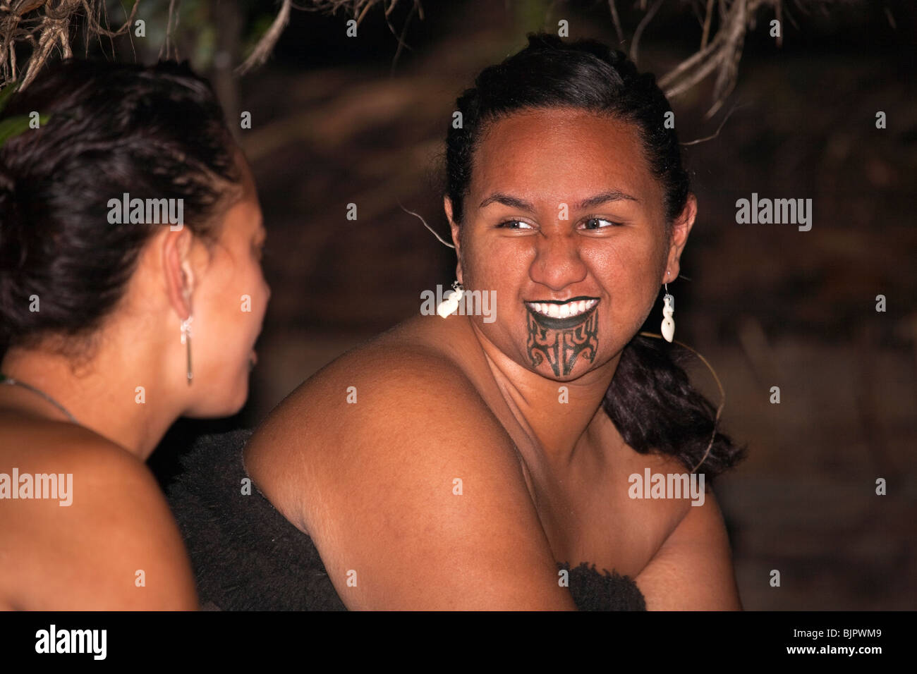 Maori-Frauen mit ta Moko, Rotarua, Nordinsel, Neuseeland Stockfoto