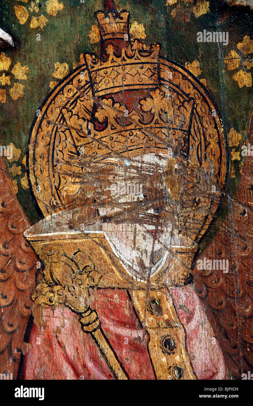 Lettner Darstellung ein Dominion Engel, unkenntlich gemacht während der Reformation, St. Michael und alle Engel Kirche, Barton Turf, Norfolk Stockfoto