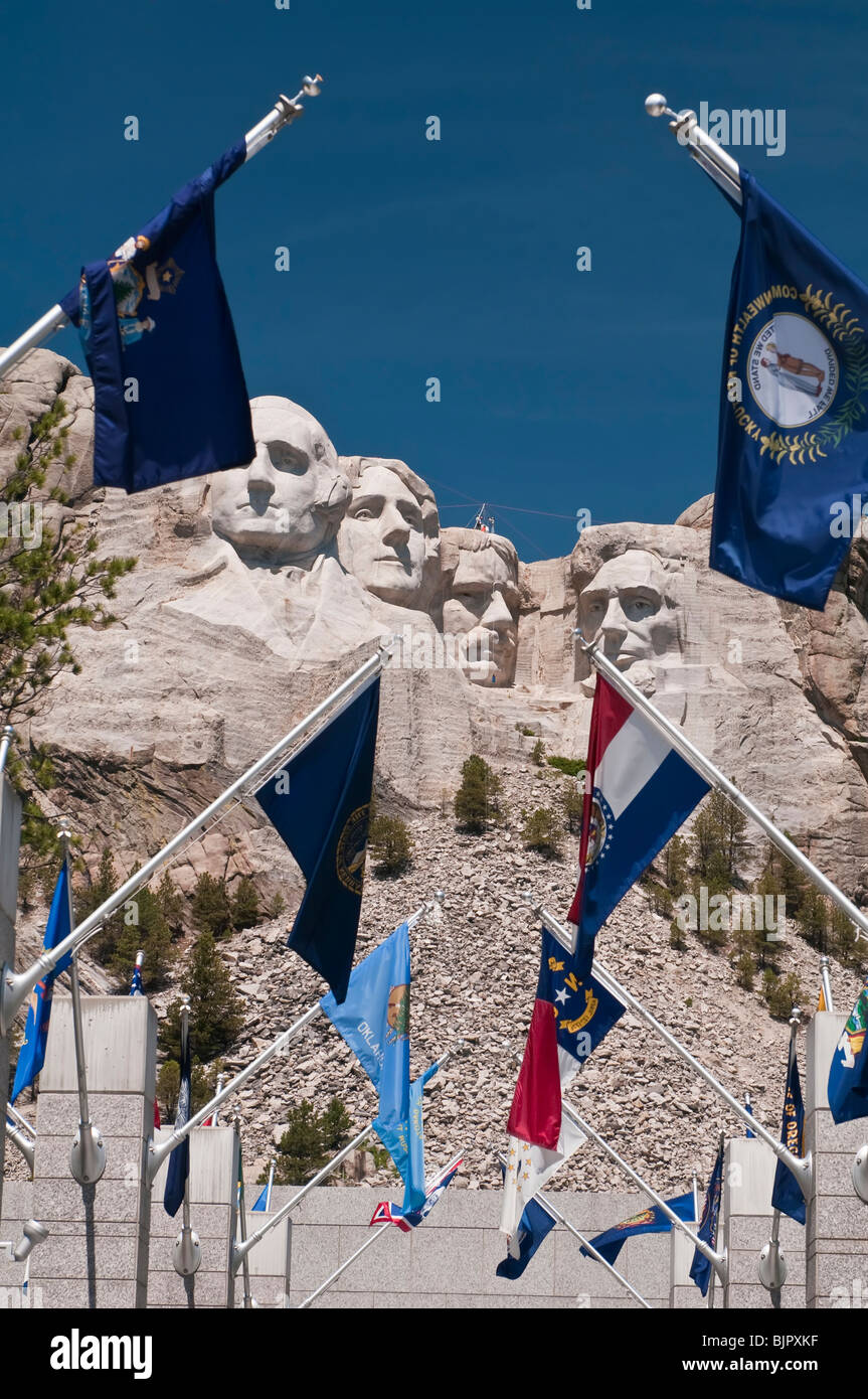 Allee der Fahnen, Mount Rushmore National Memorial, South Dakota, USA Stockfoto