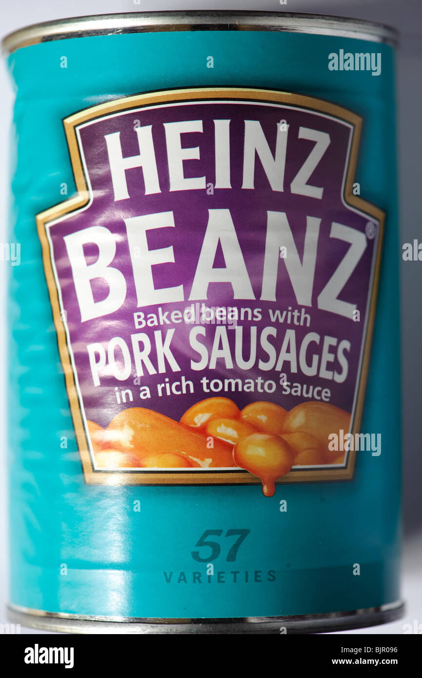 eine Dose Heinz baked Beans und Würstchen aus Schweinefleisch, UK Stockfoto