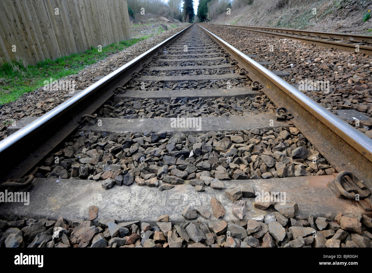 Leeren Zug verfolgen Überschrift aus in die Ferne Stockfoto