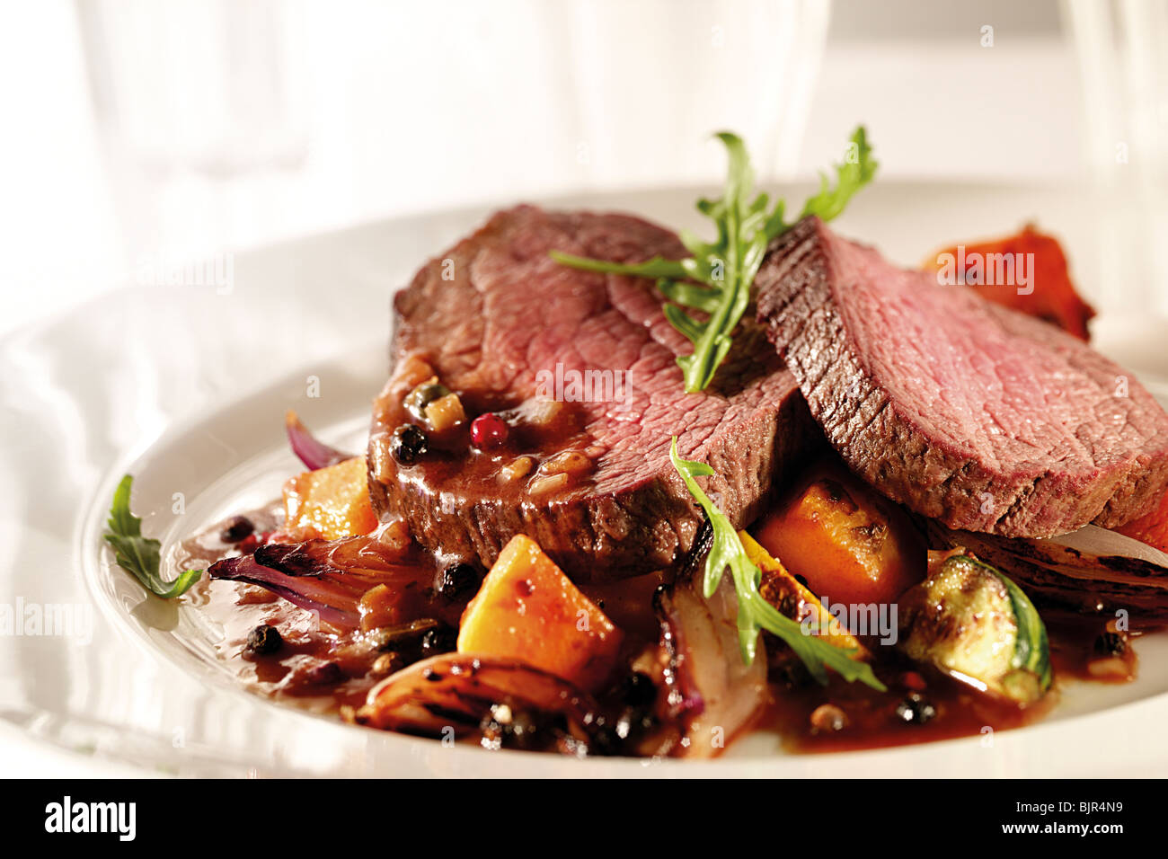 Steak und Wein Pfeffer Soße essen Fotos und Bilder Stockfoto