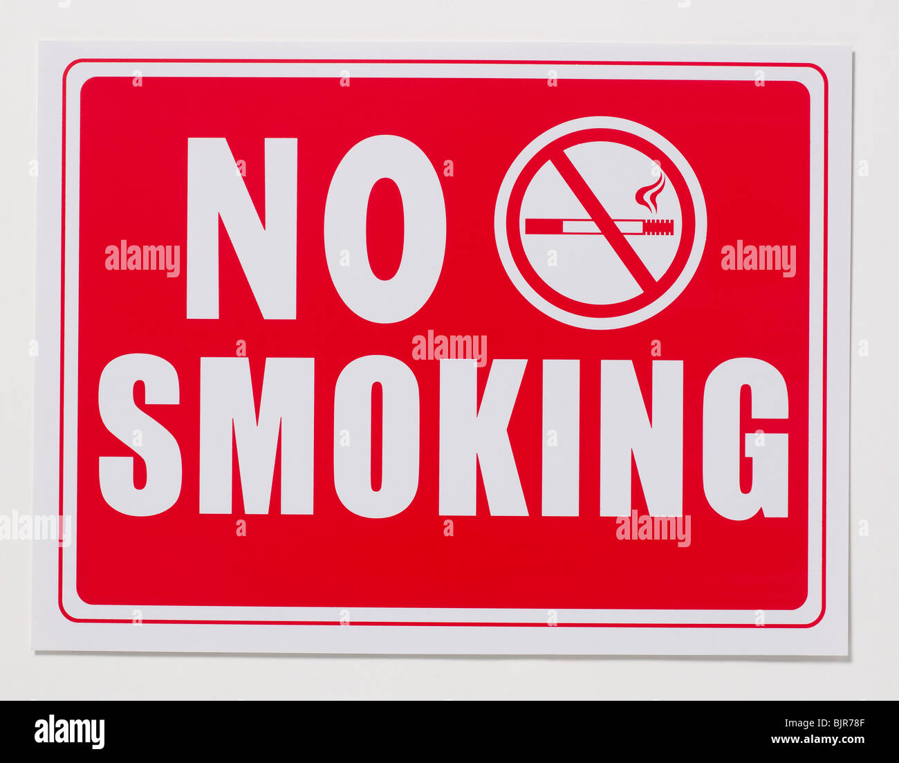 rot weiß kein Rauchen Zeichen Stockfoto