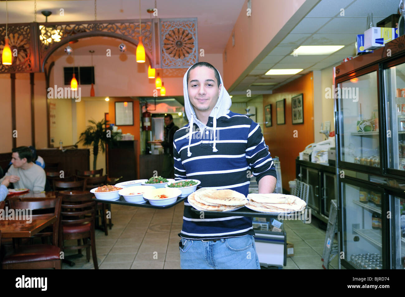 Speisen in einem libanesischen Restaurant in Lower Manhattan. Stockfoto