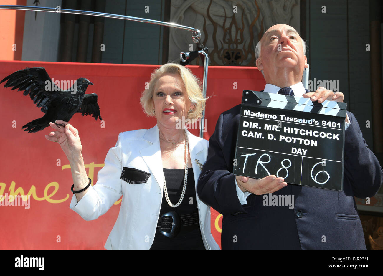TIPPI HEDREN ALFRED HITCHCOCK FRAU TUSSAUDS HOLLYWOOD VORERÖFFNUNG ENTHÜLLUNG VON ALFRED HITCHCOCK HOLLYWOOD LOS ANGELES CA U Stockfoto