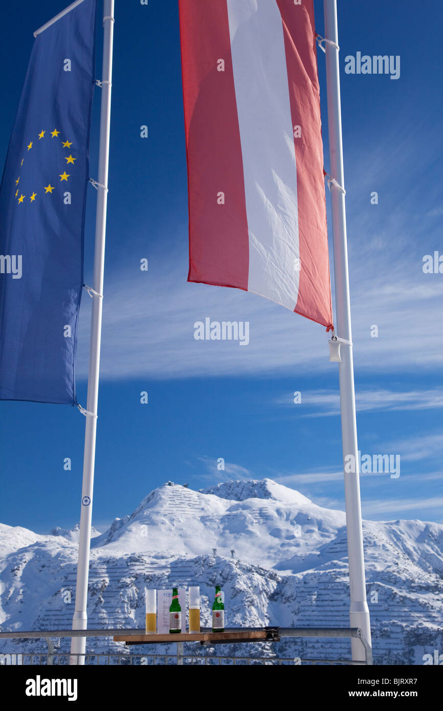 Ice Bar Lech in der Nähe von Saint St. Anton am Arlberg im Winterschnee Österreichische Alpen-Österreich-Europa Stockfoto