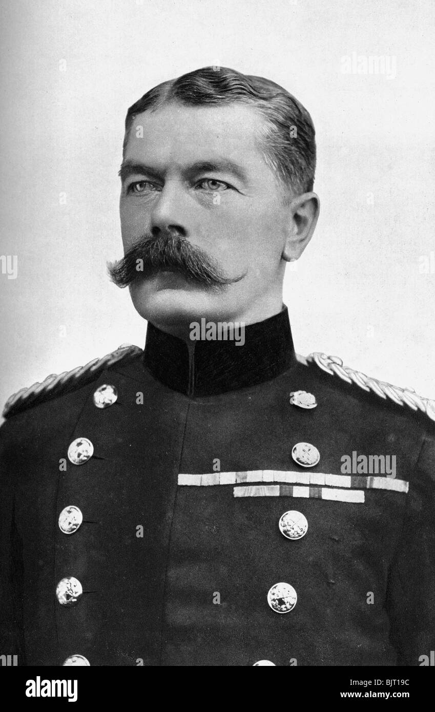 Feldmarschall Earl Kitchener, britische Minister für Krieg, Erster Weltkrieg, 1914. Artist: Bassano Studio Stockfoto