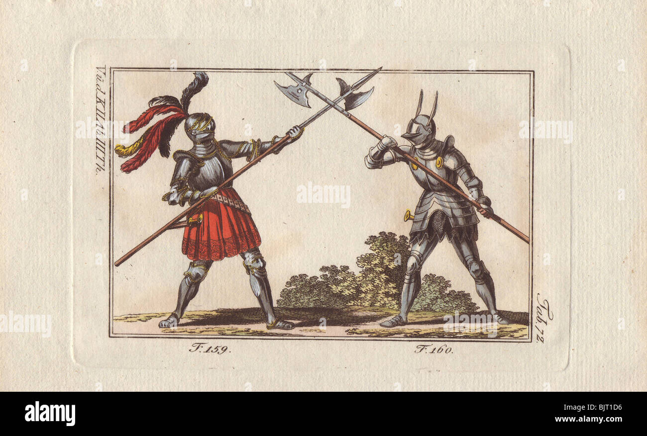 Zwei Ritter in Rüstung zu Fuß kämpfen ein Duell mit Hellebarden in einem Turnier. Stockfoto