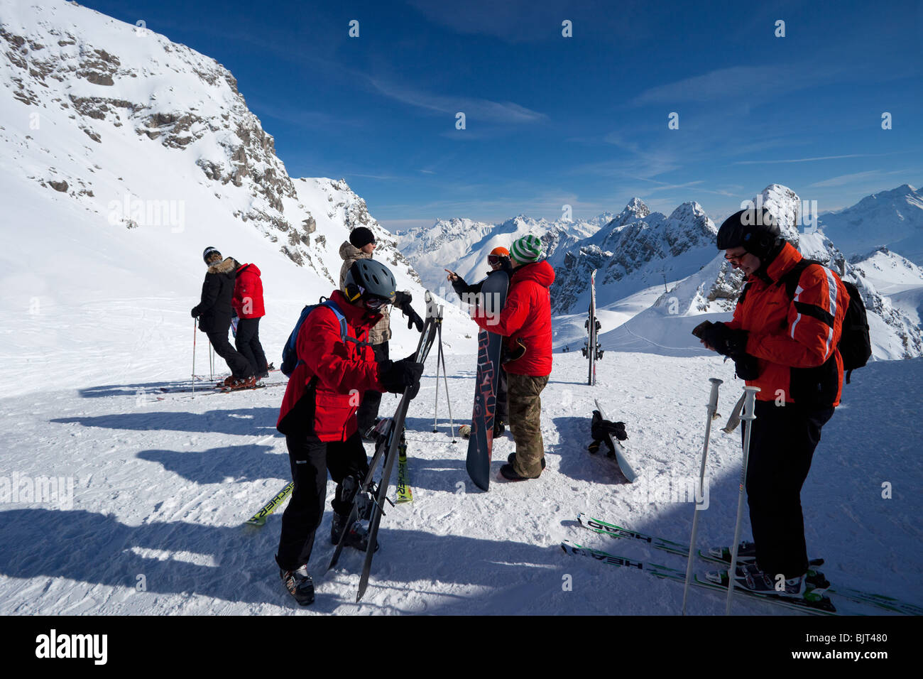 Valfagehrjoch von der Spitze des Schindlergratbahn in Saint St. Anton am Arlberg im Winterschnee Österreichische Alpen-Österreich-Europa Stockfoto