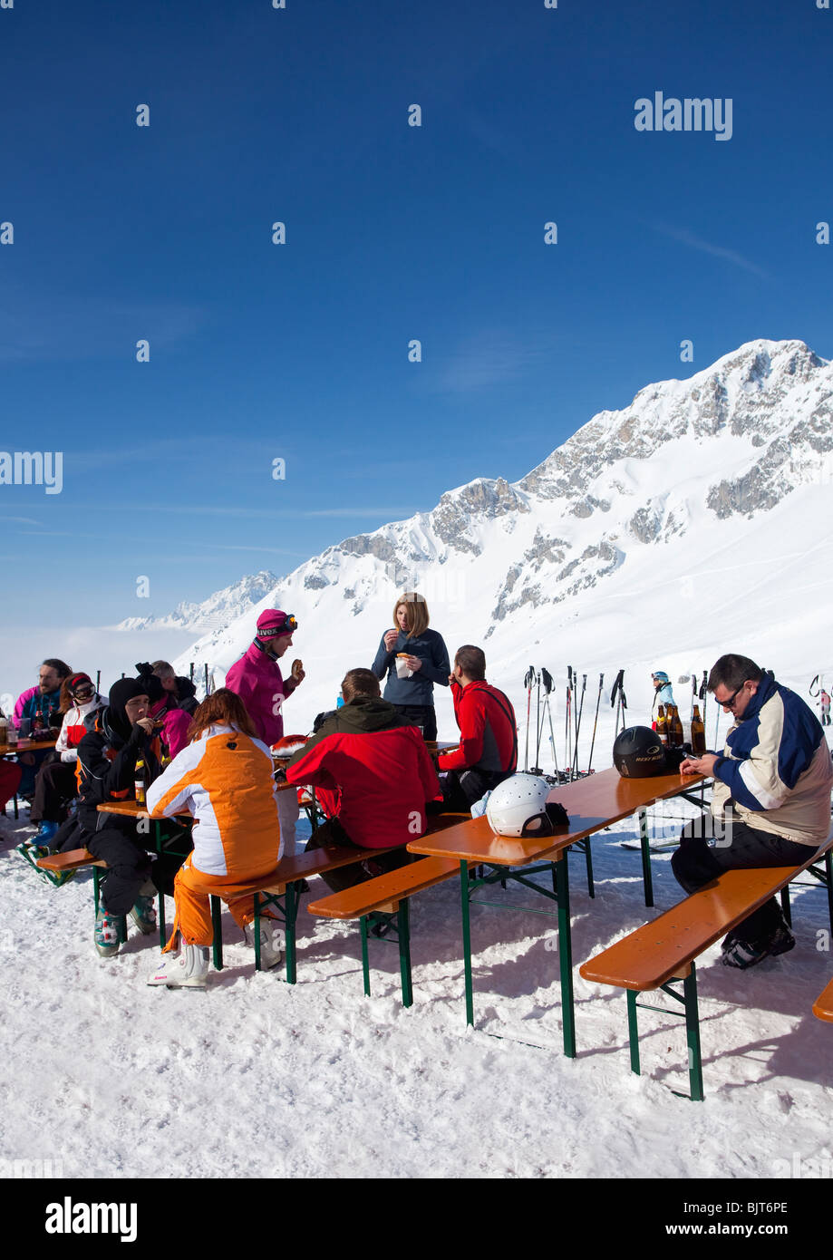 Ulmer Hütte Bergrestaurant in Saint St. Anton am Arlberg im Winterschnee Österreichische Alpen-Österreich-Europa Stockfoto