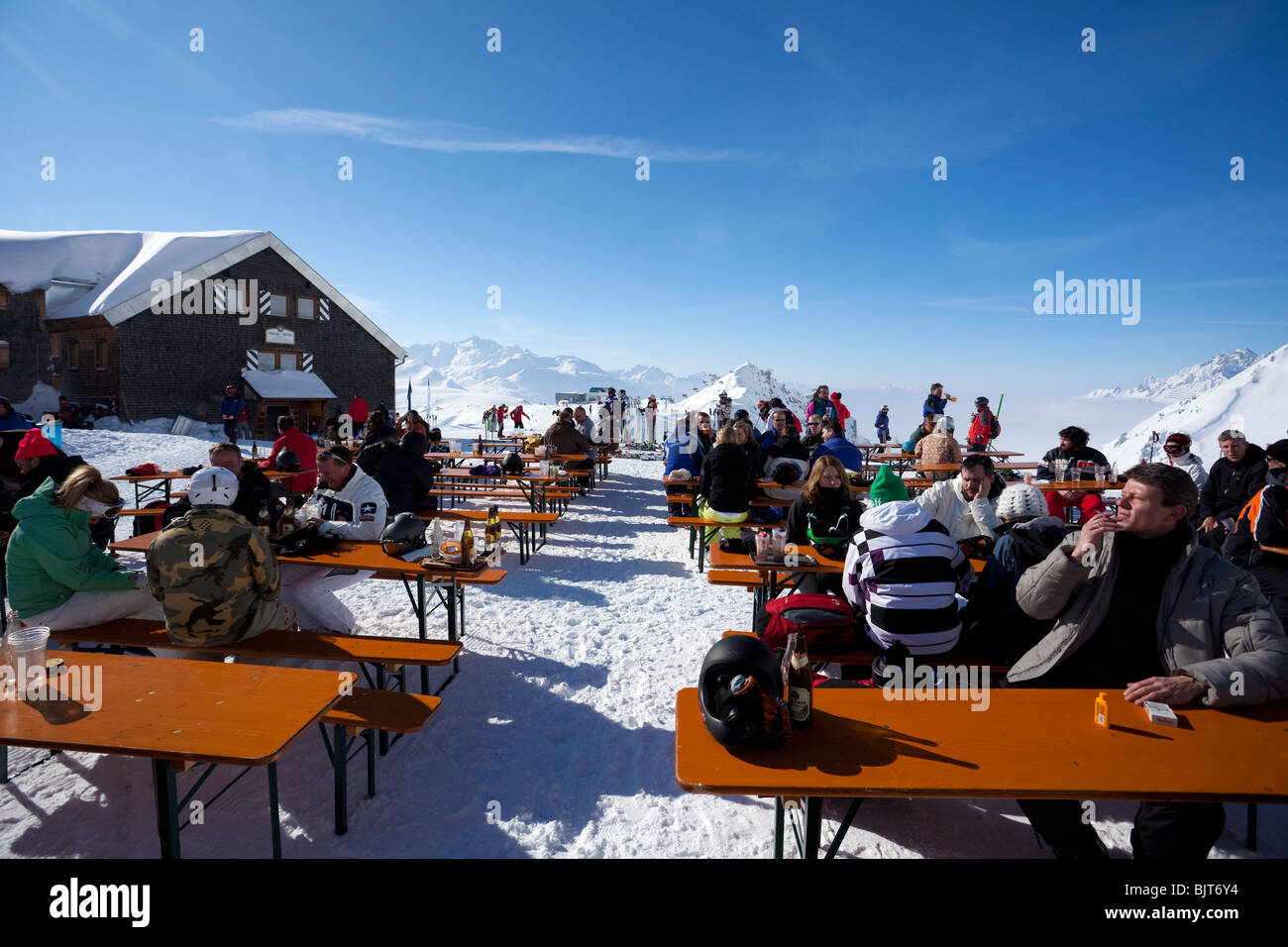 Ulmer Hütte Bergrestaurant in Saint St. Anton am Arlberg im Winterschnee Österreichische Alpen-Österreich-Europa Stockfoto