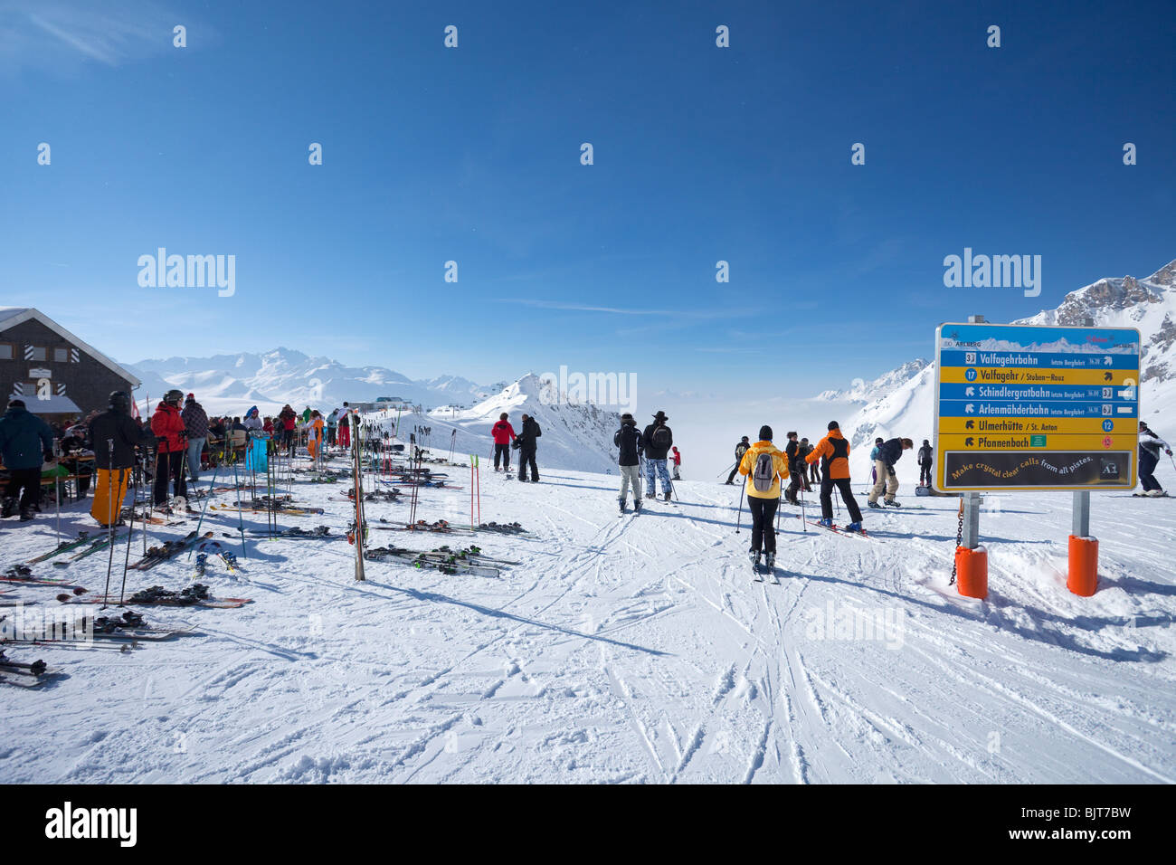 Ulmer Hütte Bergrestaurant in Saint St. Anton am Arlberg im Winterschnee Österreichische Alpen-Österreich-Europa Stockfoto