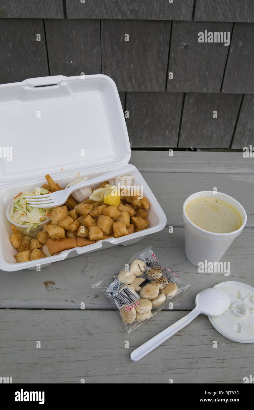 gebratene Austern und Clam Chowder herausnehmen, Orleans, Cape Cod, USA Stockfoto