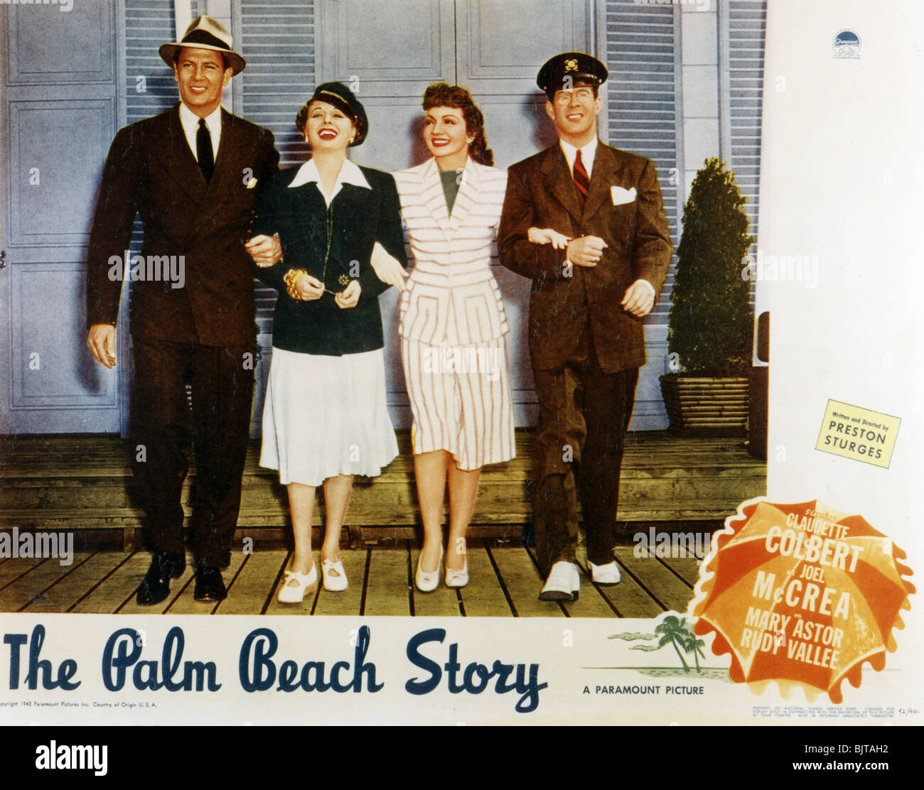 Das PALM BEACH STORY - 1942 Paramo8unt Film mit Claudette Colbert in weißem Kleid und Mary Astor Stockfoto