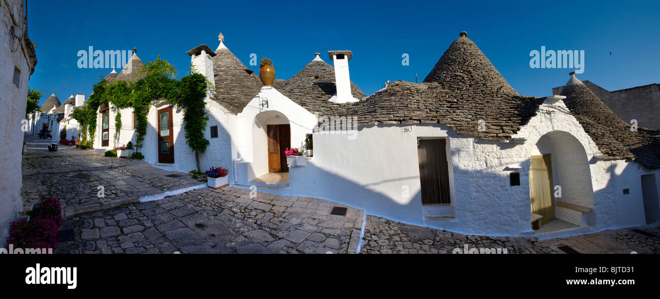 Trulli von Alberobello, Apulien, Italien beherbergt. Stockfoto