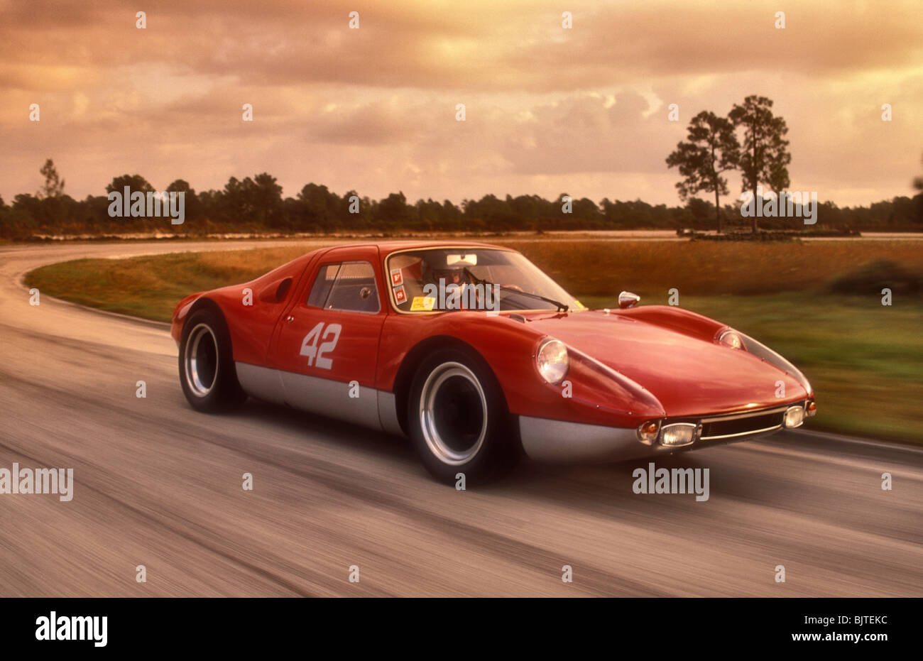 Porsche 904 Carrara GTS 1964 fahren mit Geschwindigkeit auf einer Rennstrecke in Florida USA Stockfoto