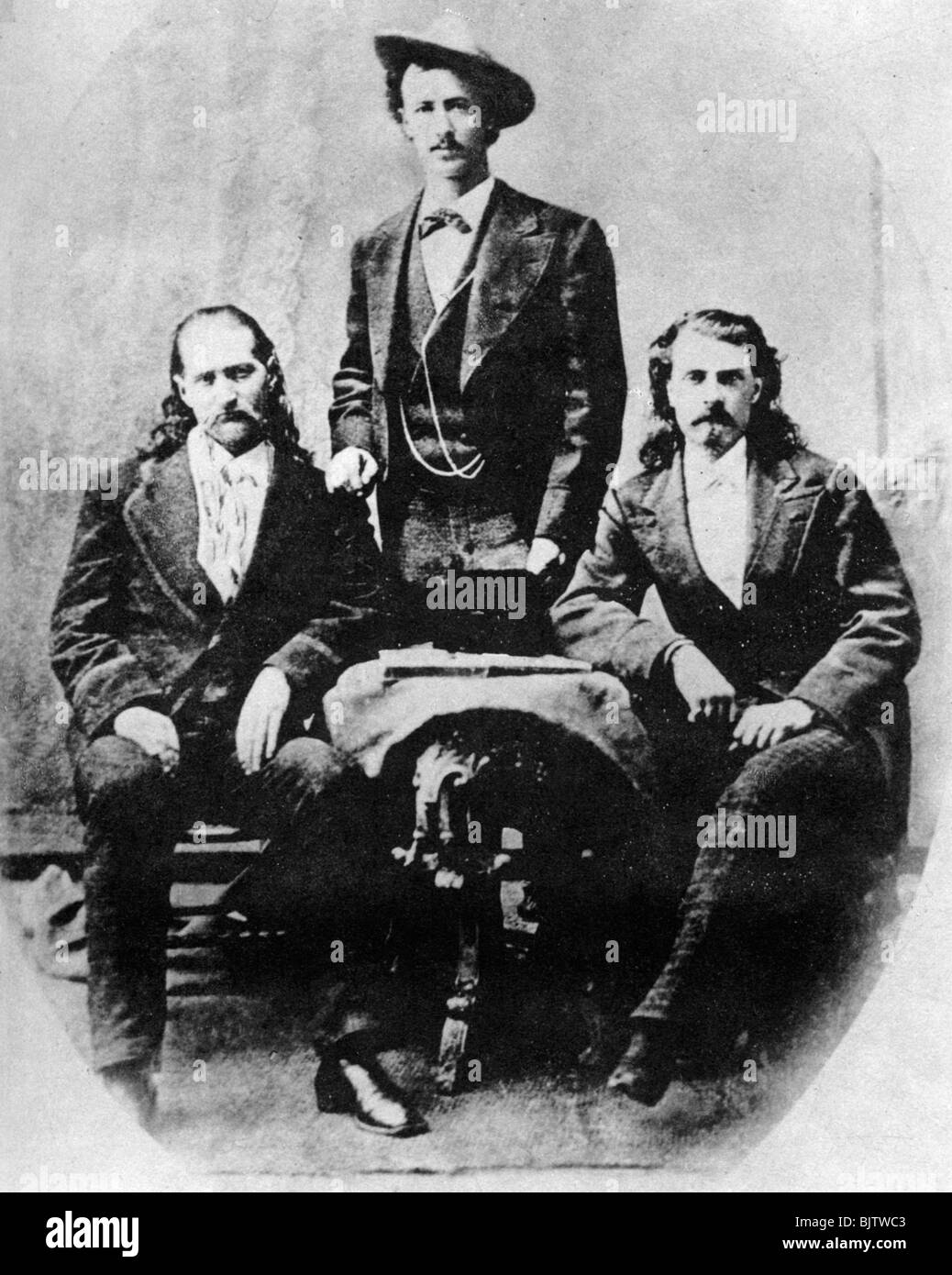 'Wild Bill' Hickok, "Texas Jack'Omohundro und "Buffalo Bill" Cody, c 1870 S (1954). Artist: Unbekannt Stockfoto