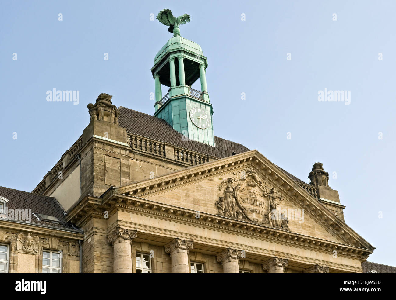 Uhrturm am "Oberlandesgericht" Recht Gerichte, Düsseldorf, North Rhine-Westphalia, Germany. Stockfoto