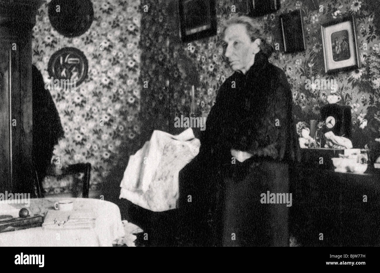 Louise Michel, französischer Schullehrer, medizinischer Arbeiter und anarchistischen, 1899. Artist: Unbekannt Stockfoto