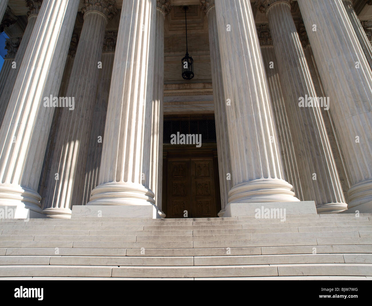 Die historische Haustür des Supreme Court Gebäude in Washington DC. Stockfoto