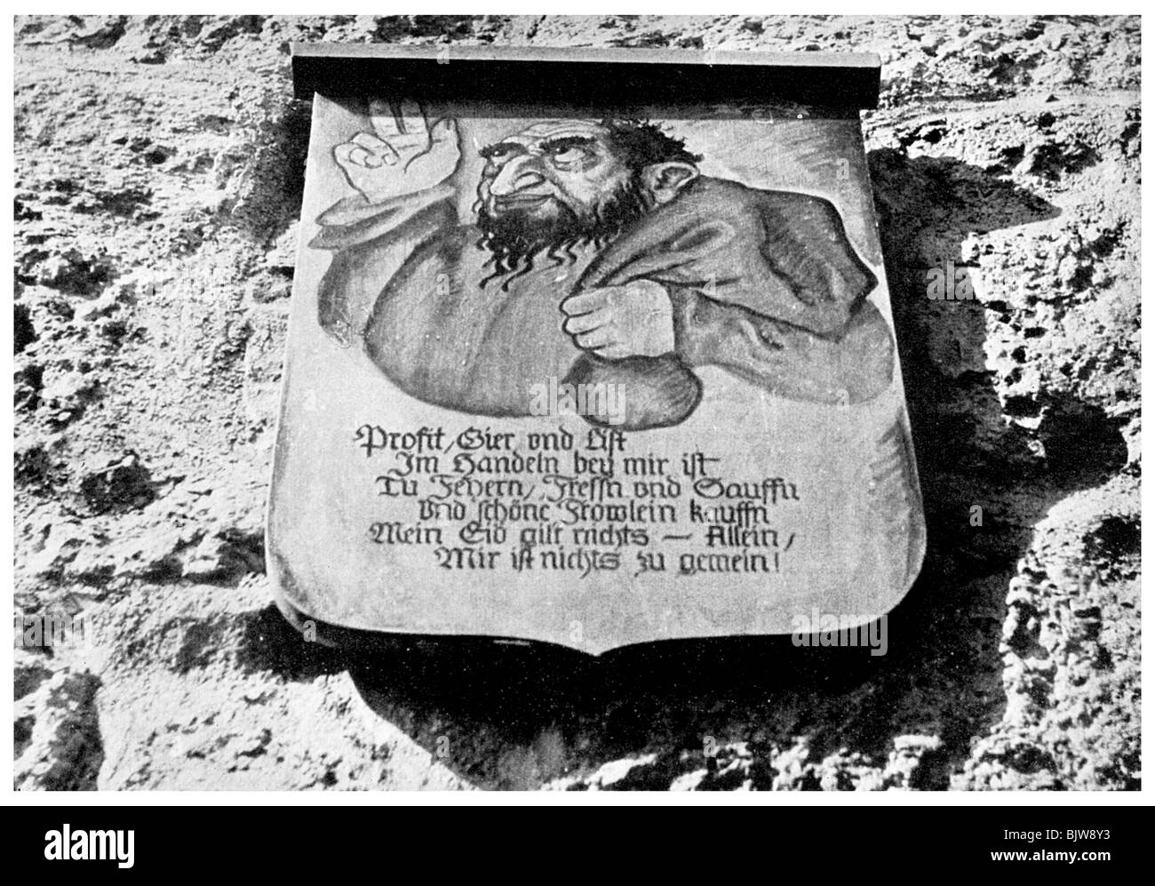 Antisemitismus: mittelalterliche Inschrift auf der Stadtmauer, Rothenburg, Deutschland, (1956). Artist: Unbekannt Stockfoto