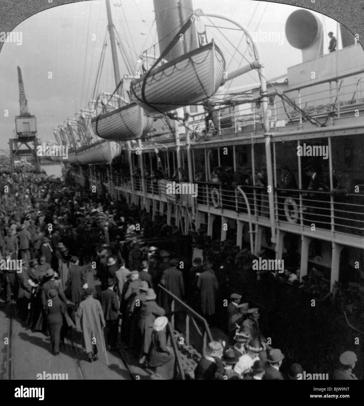 Aviation Corps an Bord eines Schiffes, der Erste Weltkrieg, 1914-1918. Artist: Realistische Reisen Verlage Stockfoto