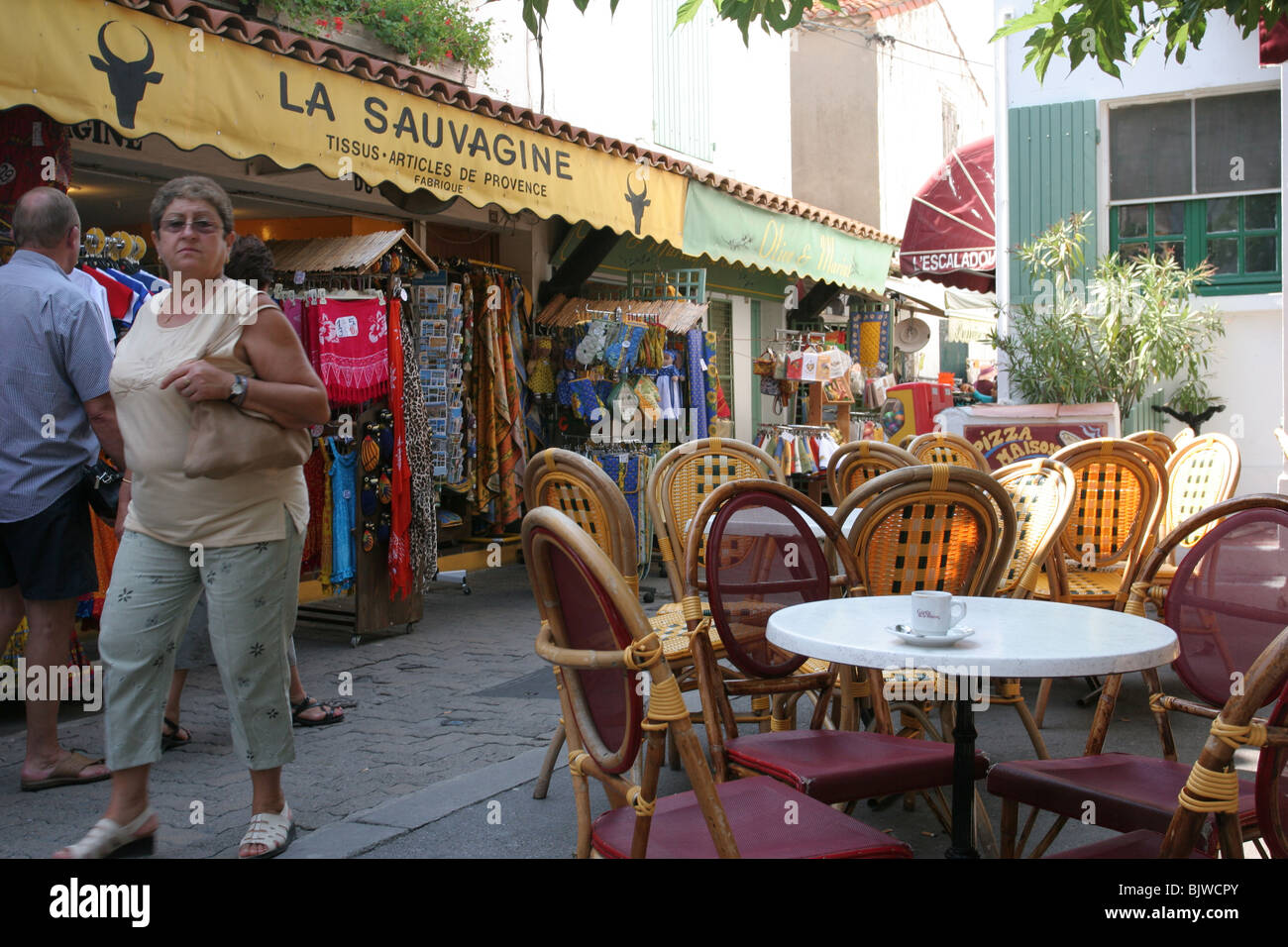 Shopper in Saintes-Maries De La Mer, Provence, Frankreich Stockfoto