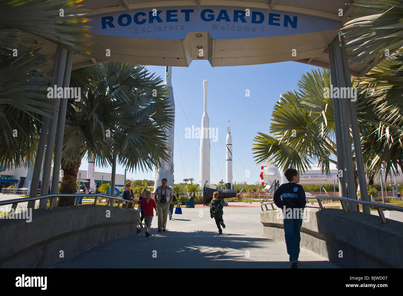 Eingang zum Rocket Garden am Kennedy Space Center Visitor Complex in Florida Stockfoto
