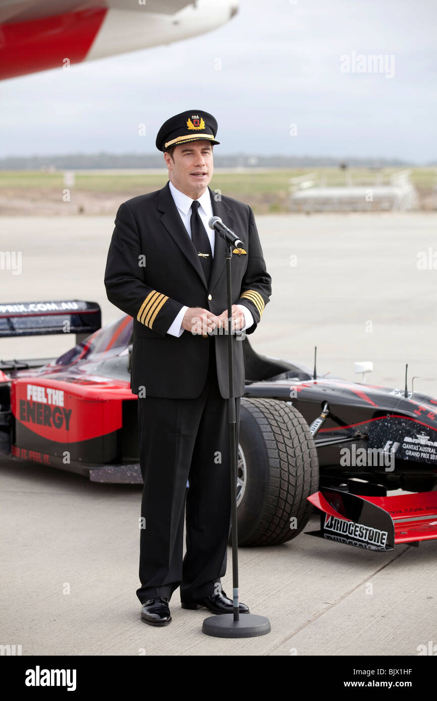 John Travolta trägt Qantas-Pilotenuniform, Flughafen Melbourne, 2010. Stockfoto