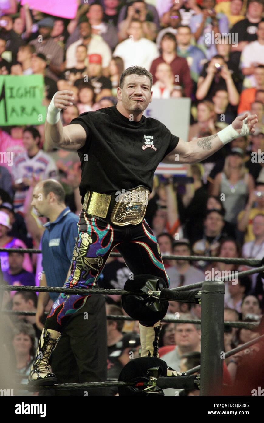 EDDIE GUERRERO WRESTLEMANIA 21 geht HOLLYWOOD STAPLES CENTER in LOS ANGELES USA 3. April 2005 Stockfoto