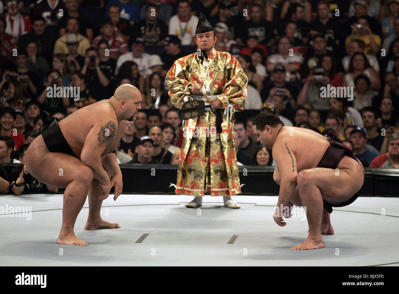 GROßE SHOW & AKEBOBO WRESTLEMANIA 21 GOES HOLLYWOOD STAPLES CENTER in LOS ANGELES USA 3. April 2005 Stockfoto