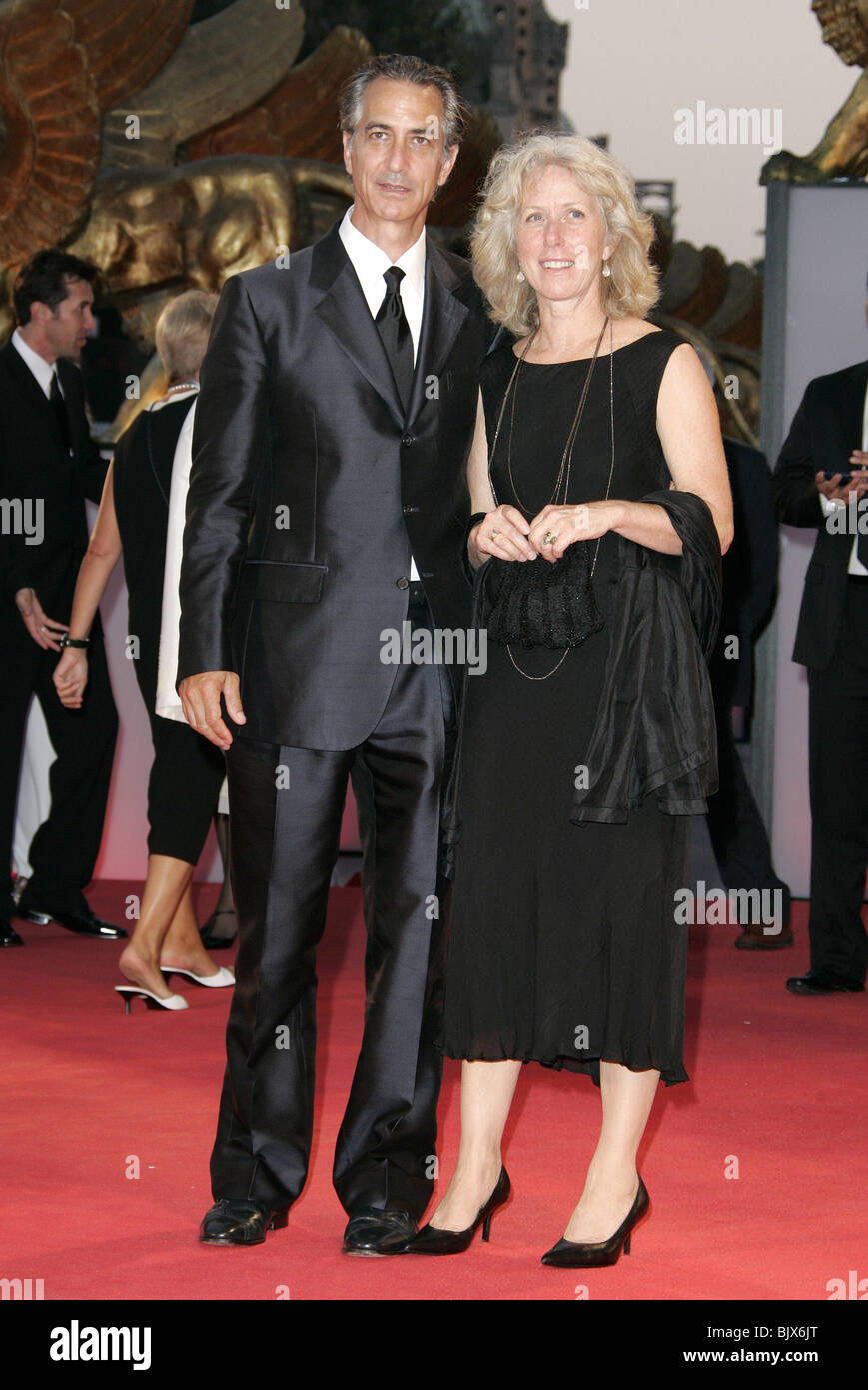 DAVID STRATHAIRN & Frau GOOD NIGHT AND GOOD LUCK PRE PALAZZO DEL CINEMA LIDO Venedig Italien 1. September 2005 Stockfoto