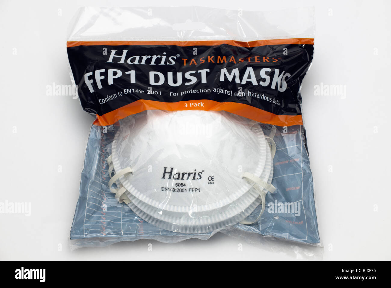 Packung mit drei Harris ffp1 Atemschutzmasken weiß Stockfoto