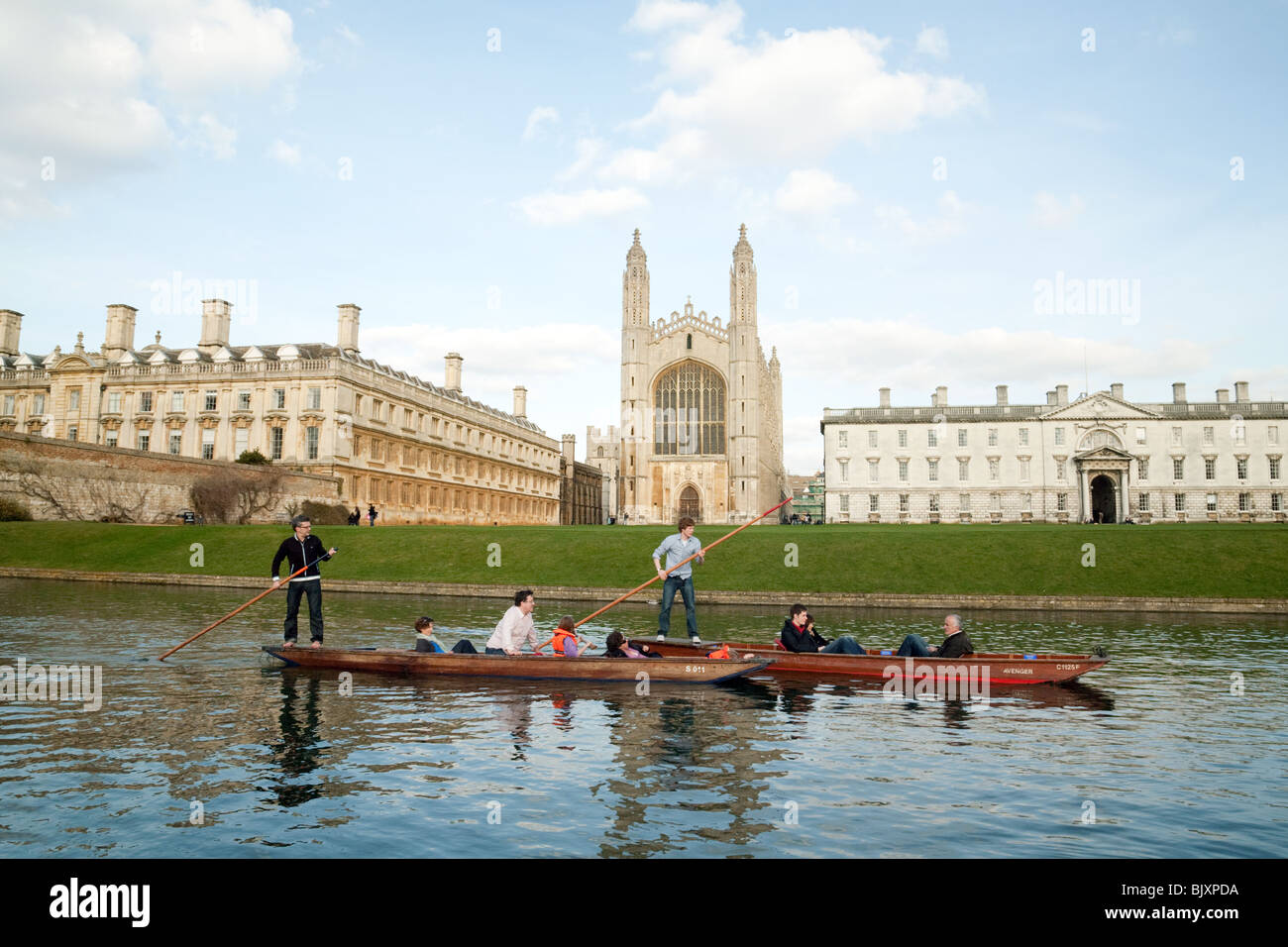 Bootfahren auf dem Fluss Cam von Kings College Chapel, Cambridge UK Stockfoto